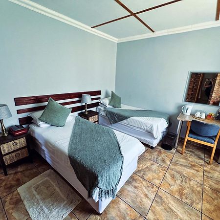 Agros Guest House Kimberley Extérieur photo